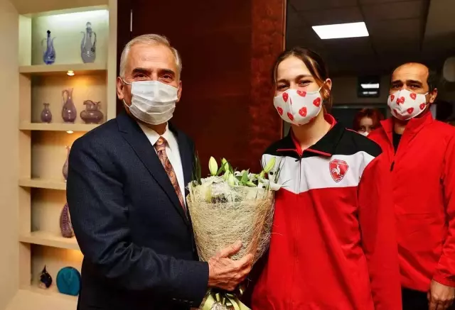 Filenin Prensesleri Başkan Zolan'ı ziyaret etti