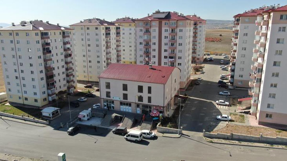 Cami var ama minare yok! Cemaat hayırseverlerden yardım bekliyor: Ezan sesi bazen hiç duyulmuyor