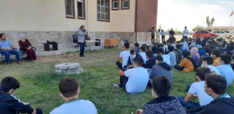 Eğitimci ve Yazar Sıtkı ASLANHAN Kahta Borsa İstanbul Fen Lisesi öğrencileri ile buluştu
