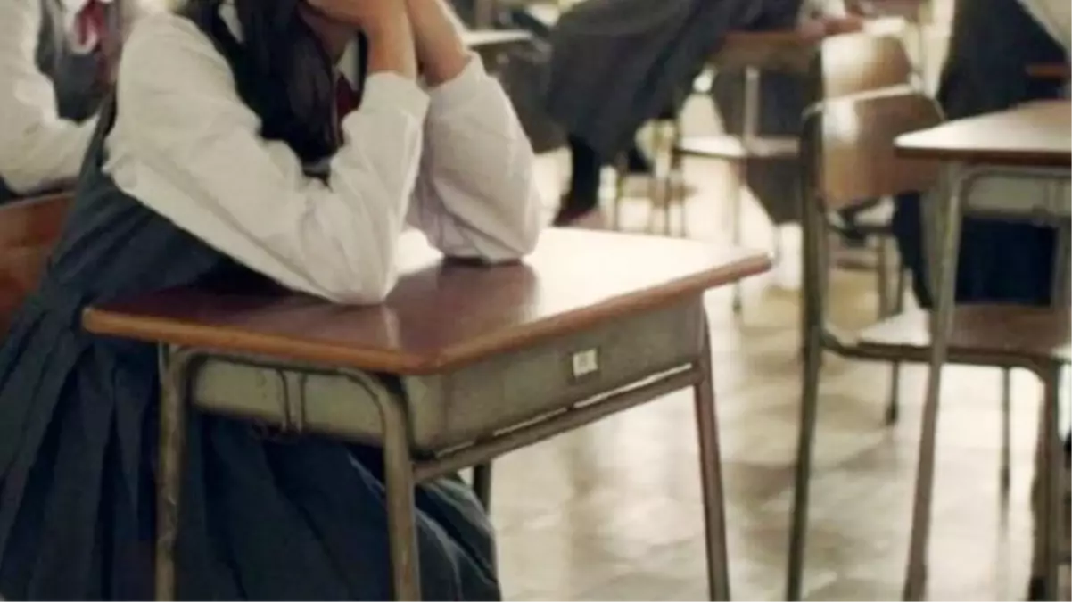 Öğretmenlerinin cinsel istismarına uğradığını öne süren 15 öğrencinin ailesi savcılığa koştu