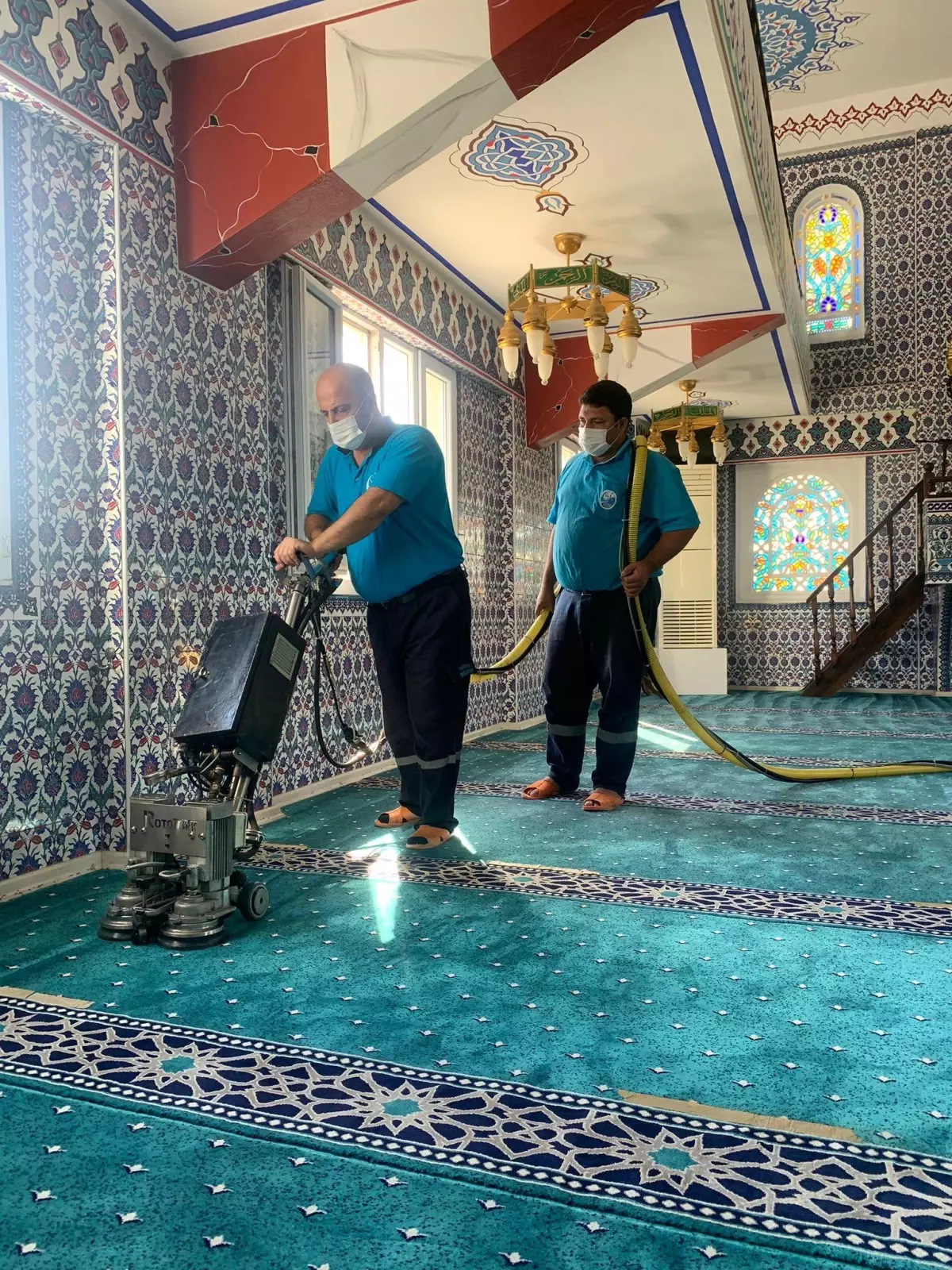 İBADETHANELERDE TEMİZLİK VE HİJYEN ÇALIŞMALARI DEVAM EDİYOR