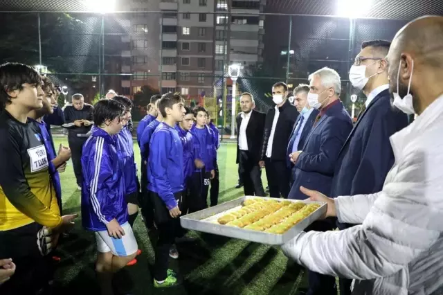 İlkadım'dan spor kulüplerine tatlı moral