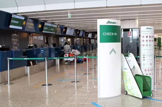 İtalya'nın 74 yıllık havayolu firması Alitalia faaliyetlerini sonlandırdı