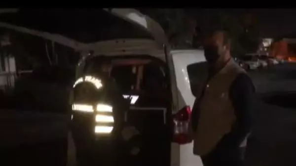 Kaldırımdan giden yayadan kornayla yol isteyen taksiciye 864 lira ceza kesildi