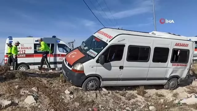 Aksaray'da pancar yüklü kamyon ile işçi taşıyan minibüs çarpıştı: 4 yaralı
