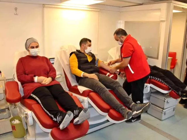 Kan stokları alarm verince öğrenciler bağış kampanyası başlattı