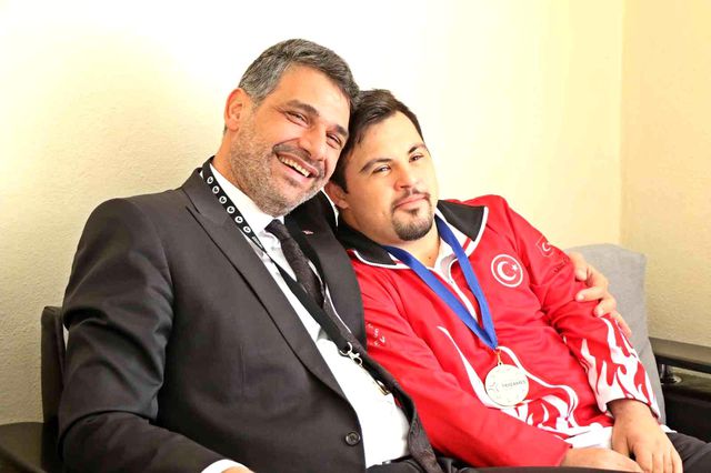 kendisine garip bakanlari sampiyonluklariyla 6 14462880 o