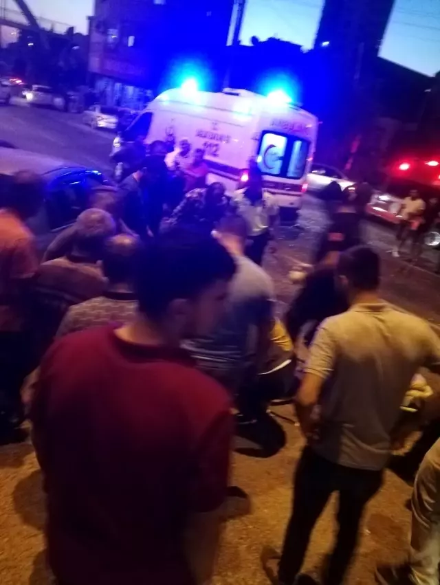 Kırmızı ışıkta durmak istemedi, araçla takla attı...O anlar kamerada
