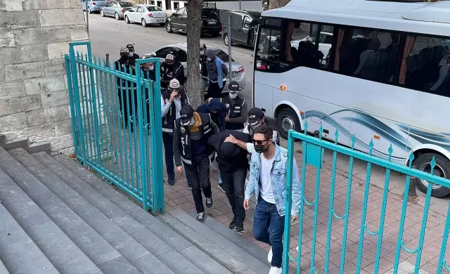 Kütahya'daki telefon dolandırıcılığı operasyonunda 3 zanlı tutuklandı