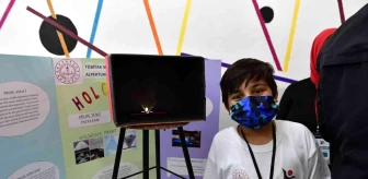 Mamak'ta teknoloji meraklısı gençler eserlerini sergiledi