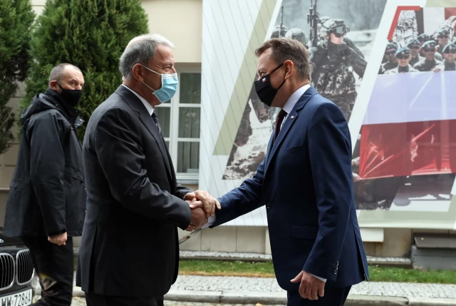 Ulusal Savunma Bakanı Akar, Polonyalı mevkidaşı Blaszczak ile görüştü