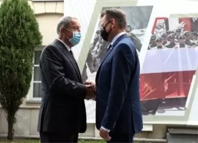 Milli Savunma Bakanı Akar, Polonyalı mevkidaşı Blaszczak ile görüştü
