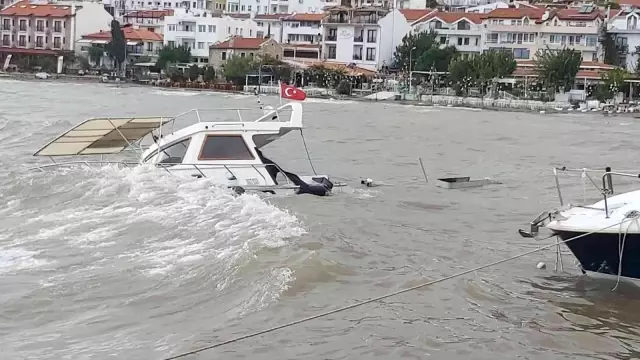 Olumsuz hava koşulları nedeniyle batan tekne kurtarılamadı