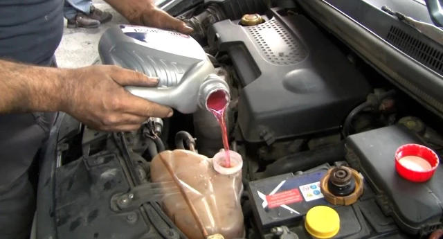 Oto tamirciler uyardı: Kışın araçlarınızı antifrizsiz bırakmayın 