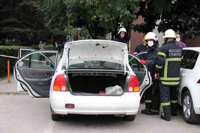park halindeki otomobilden sizan gaz korkuttu 2 14463861 o