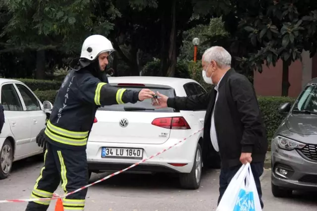 Park halindeki otomobilden sızan gaz korkuttu