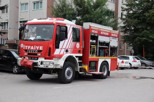 Park halindeki otomobilden sızan gaz korkuttu