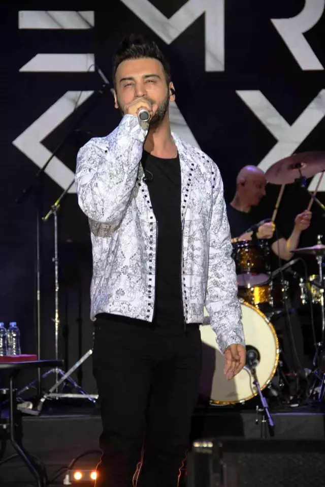 Sarı yaz konserleri Emre Kaya ile devam ediyor