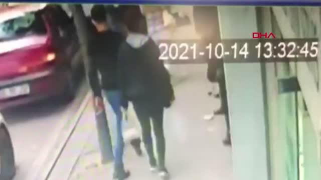 sevgilisini sokak ortasinda dovdu 4 14462552 o