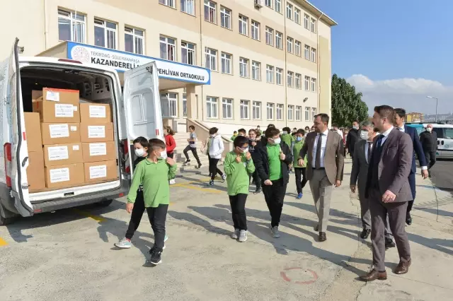 Süleymanpaşa Belediyesinden bin 111 öğrenciye eğitim malzemesi desteği