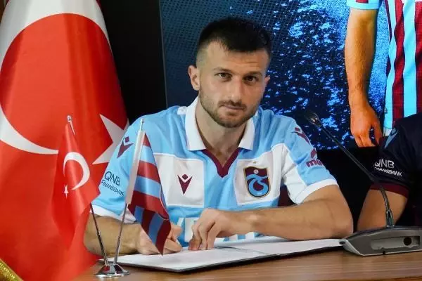 SPOR Trabzonspor'da 4 futbolcunun sözleşmesi uzatıldı
