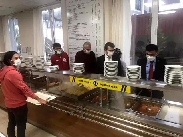 Yazıcı gençleri yalnız bırakmıyor