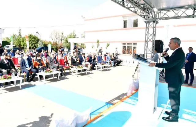 Yeşilyurt'ta arpa ve buğday dağıtım programı düzenledi