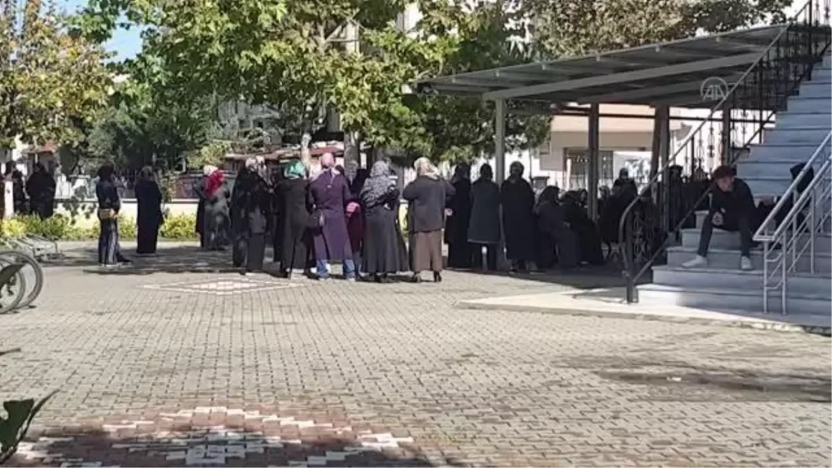 Son dakika... Amcası tarafından öldürüldüğü iddia edilen çocuğun cenazesi defnedildi