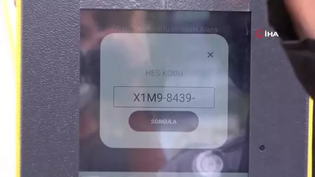 Antalya'da kitap fuarında imza sıraları metrelerce kuyruk oluştu
