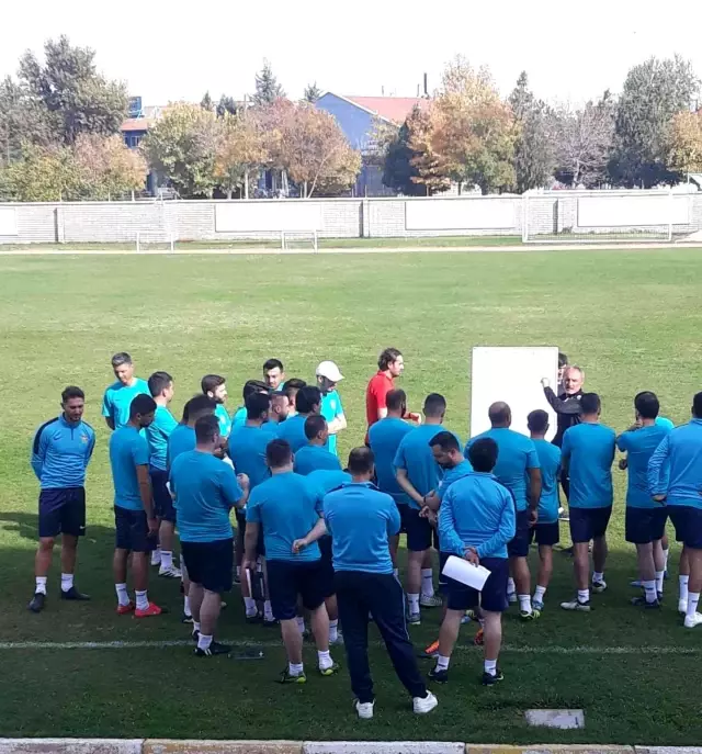 Antrenör adayları, Konya'da ter döküyor