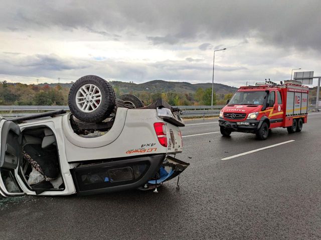 avcilarin kamyoneti takla atti bagajda avlanm 5 14465410 o