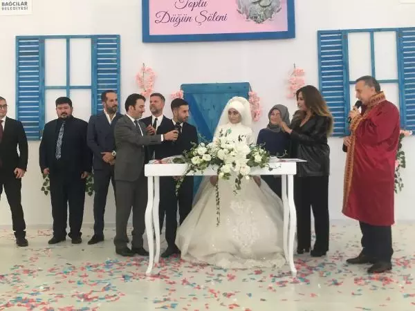 İSTANBUL-Bağcılar'da 13 çift Toplu Düğün Şöleni ile dünya evine girdi