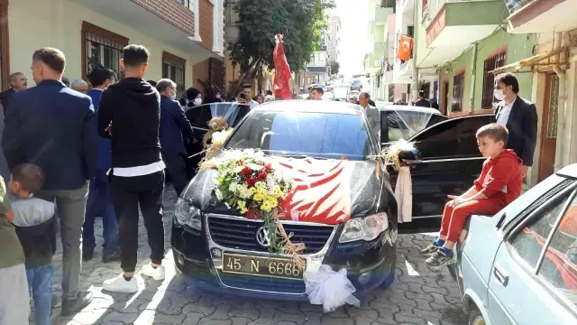 Son dakika! Turgutlu Belediye Başkanının makam aracı şehit kardeşinin gelin arabası oldu