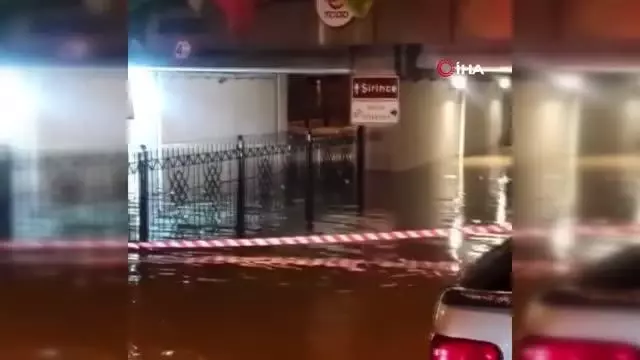 Çatının uçma anı böyle görüntülendi