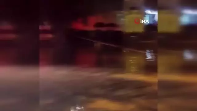 Çatının uçma anı böyle görüntülendi
