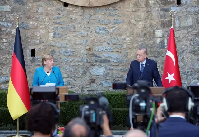 Son dakika haberi: Cumhurbaşkanı Erdoğan, Almanya Başbakanı Merkel ile ortak basın toplantısında konuştu: (1)