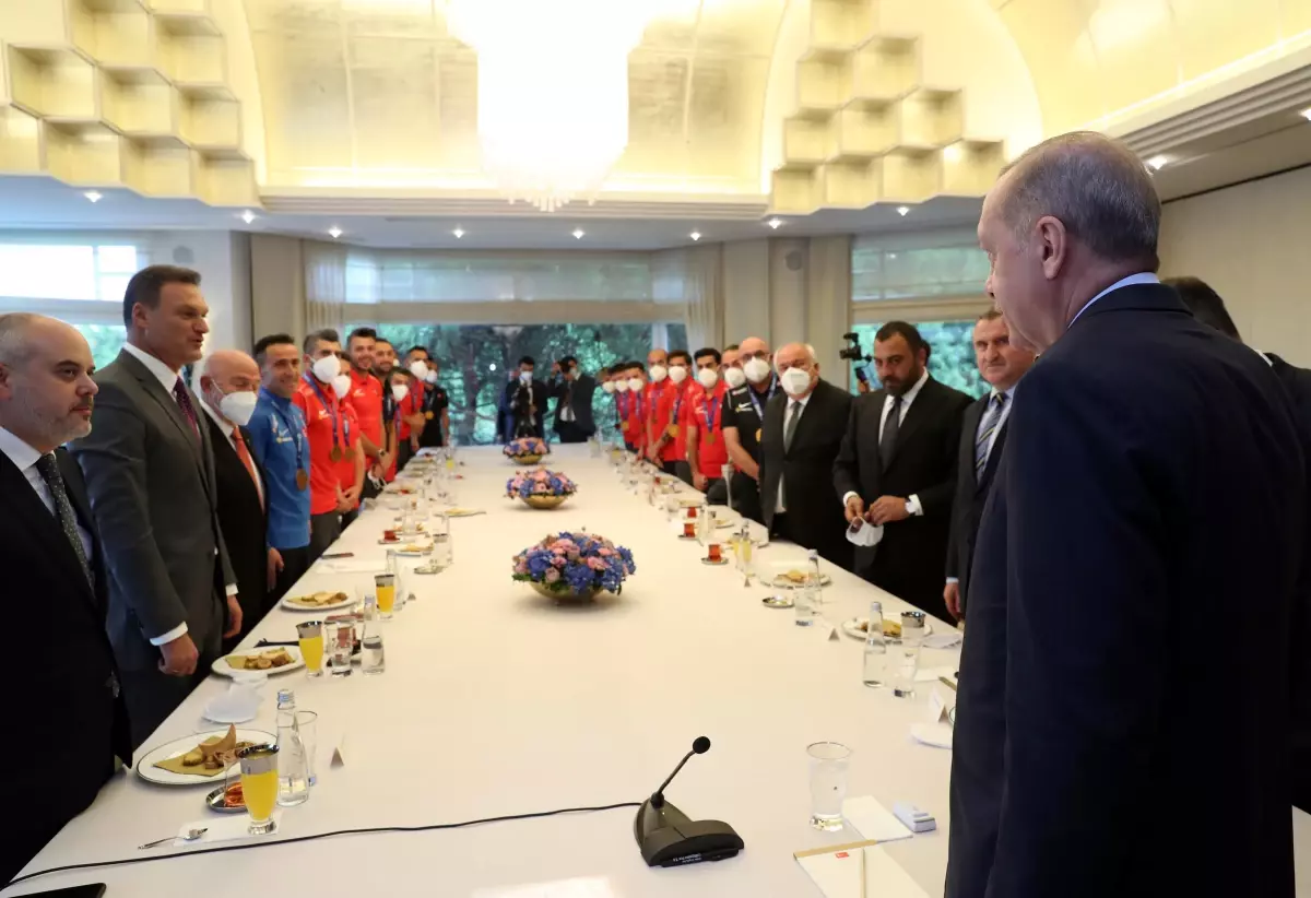 Cumhurbaşkanı Erdoğan, Ampute Futbol Milli Takımı'nı kabul etti