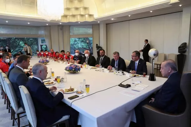 Cumhurbaşkanı Erdoğan, Ampute Futbol Milli Takımı'nı kabul etti