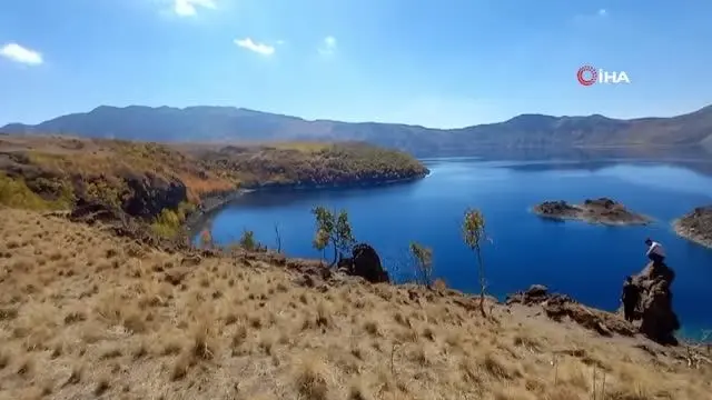 Dünyanın ikinci büyük kraterinde sonbahar güzelliği