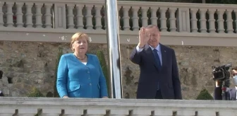 Merkel ile Boğaz manzarasını izlemeye çıkan Cumhurbaşkanı Erdoğan'dan 'direk' şakası