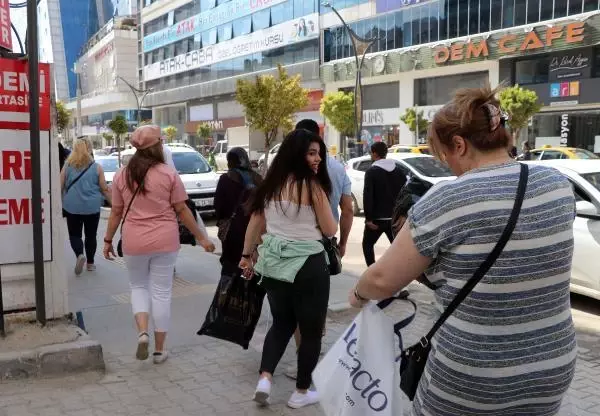 İRANLI TURİSTLER GELDİ, VAN'DAKİ OTELLERİN DOLULUK ORANI YÜZDE 90'A ÇIKTI