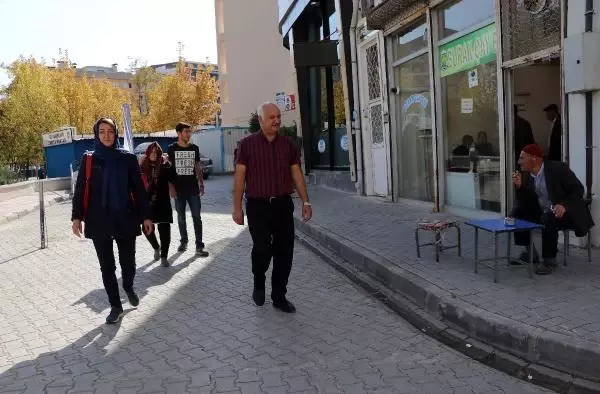 İRANLI TURİSTLER GELDİ, VAN'DAKİ OTELLERİN DOLULUK ORANI YÜZDE 90'A ÇIKTI