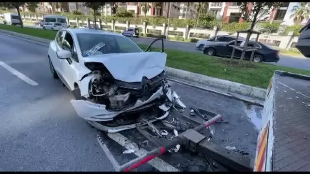 Son dakika haberi... İSTANBUL- Bakırköy'deki zincirleme trafik kazasında 4 kişi yaralandı