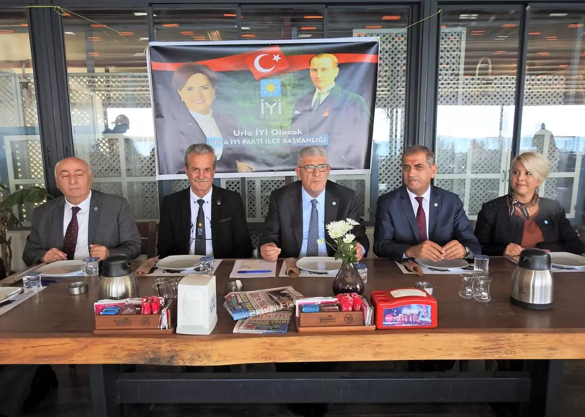 İYİ Parti Grup Başkanvekili Dervişoğlu Urla'da vatandaşlarla bir araya geldi