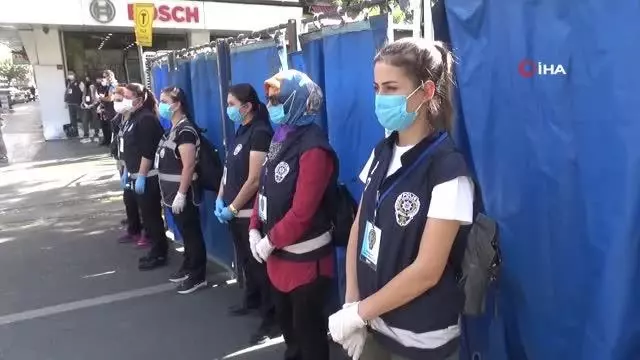 Kadın polisler, kadınlar için yapılan mitingde kuş uçurtmadılar