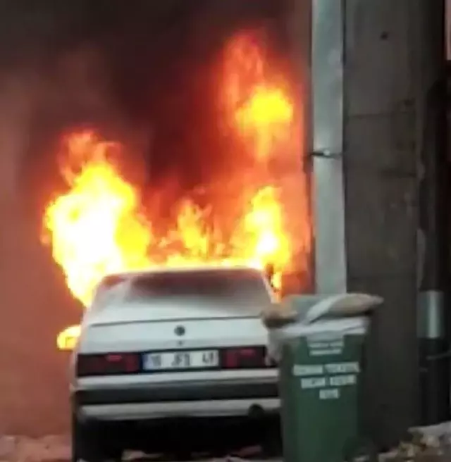 LPG'li araç alev alev yandı, vatandaşlar film izler gibi seyretti