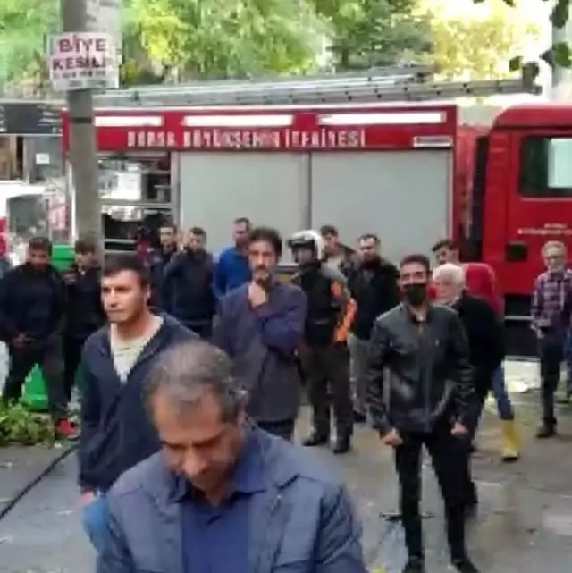 LPG'li araç alev alev yandı, vatandaşlar film izler gibi seyretti