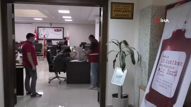 Nazilli Adliyesi çalışanları bir kez daha Kızılay için seferber oldu