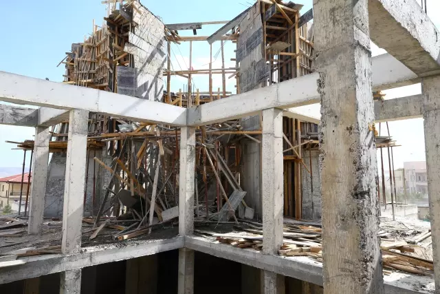 Cami inşaatındaki göçükte bir işçi yaralandı