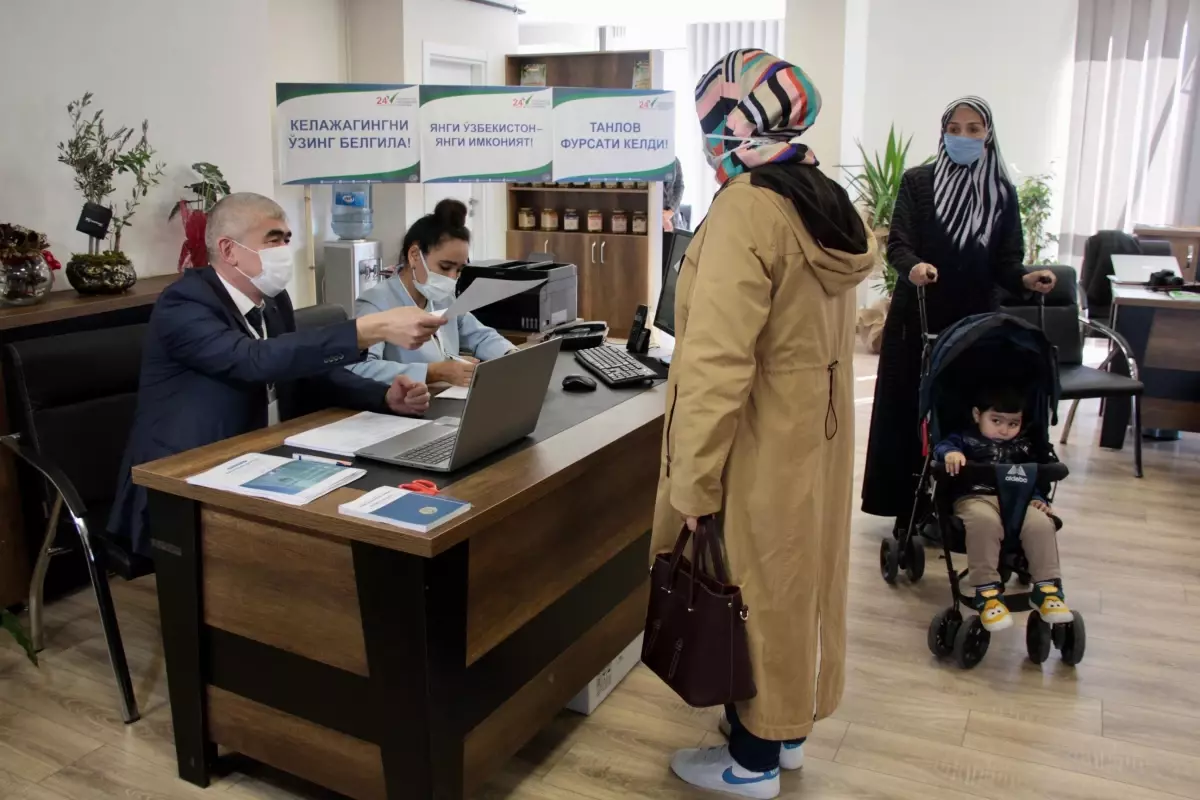 Özbekistan'daki cumhurbaşkanlığı seçimleri için Bursa'da oy kullanılıyor